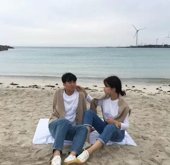 妻子不舒服早睡！手機跳出男閨蜜訊息「想妳了」 丈夫替妻回復「他今晚不在...」後續發展太勁爆！