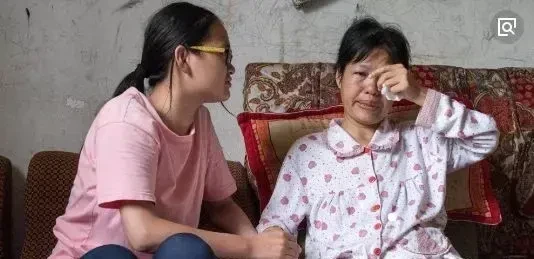 丈夫不幸地去世，一年後妻子想再婚嫁給鄰居　「女兒的一番話」讓妻子當場癱軟在地：作孽啊！