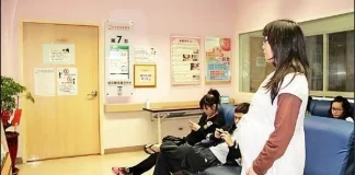 婆婆陪20歲外配妹產檢！醫生驚見「老公70歲」滿頭問號 趁婆婆不在「她吐出離奇隱情」全場傻住