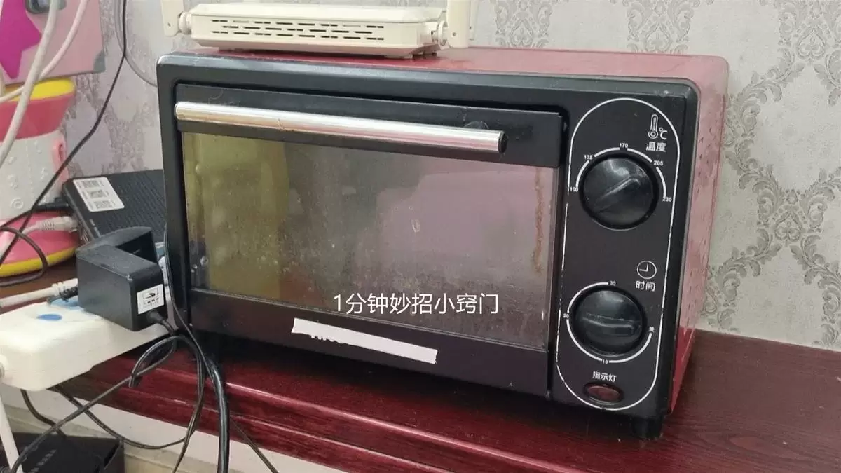 家裡再有錢，電視機旁不能放這「4樣東西」會慢慢變窮！好多人還不懂，快拿走 ！！