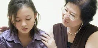 交往3年第一次見男友父母,媽媽交代我「要多觀察男友媽媽」才待半天「看到她在廚房做的事」我不敢嫁了!