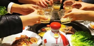 借22萬給同事應急!10天後還清「還多給13萬」表謝意 隔天「又向我借錢」我當場拒絕