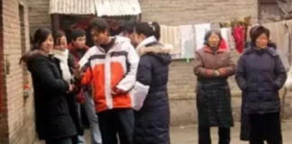 女兒遠嫁多年未歸,卻寄回一盒茶葉父親捨不得喝,半年後打開報了警