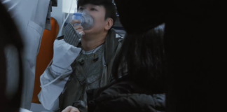 演出前突然發燒!金曲歌王唱一半「上救護車緊急治療」 經紀人「曝身體現況」粉絲急打氣