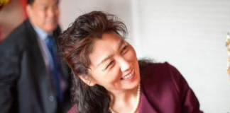 帶著10萬參加小姑婚禮,卻被攔在門外,「得知原因」我哭著離開:再也不來了