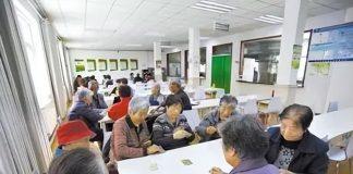 我媽住進養老院!岳父母就來養老「每月要給1.3萬零花錢」~是你會怎麼做?