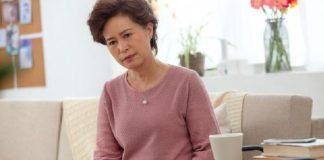 「我平常住兒子家幫忙帶孫子,不僅如此我每個月還拿我自己的退休金補貼他們生活費!但昨晚因為桌上『幾顆荔枝』我終於清醒…馬上收拾行李隔天回老家!」 # 兒子還怪是我脾氣差