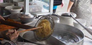 電話被拒接!宜蘭小吃店慘曝「20碗麵被棄單」心碎全倒掉損失1000元,網友一神招「完美復仇制裁奧客」大快人心!