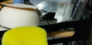 大家都用錯!雙面菜瓜布「黃色海綿」不是用來洗碗… 單月沒換「細菌量比地球人口更多」