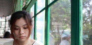 妻子和丈夫吵架後「回娘家」,晚上給4歲兒子打電話,無意間聽到對話愣住了